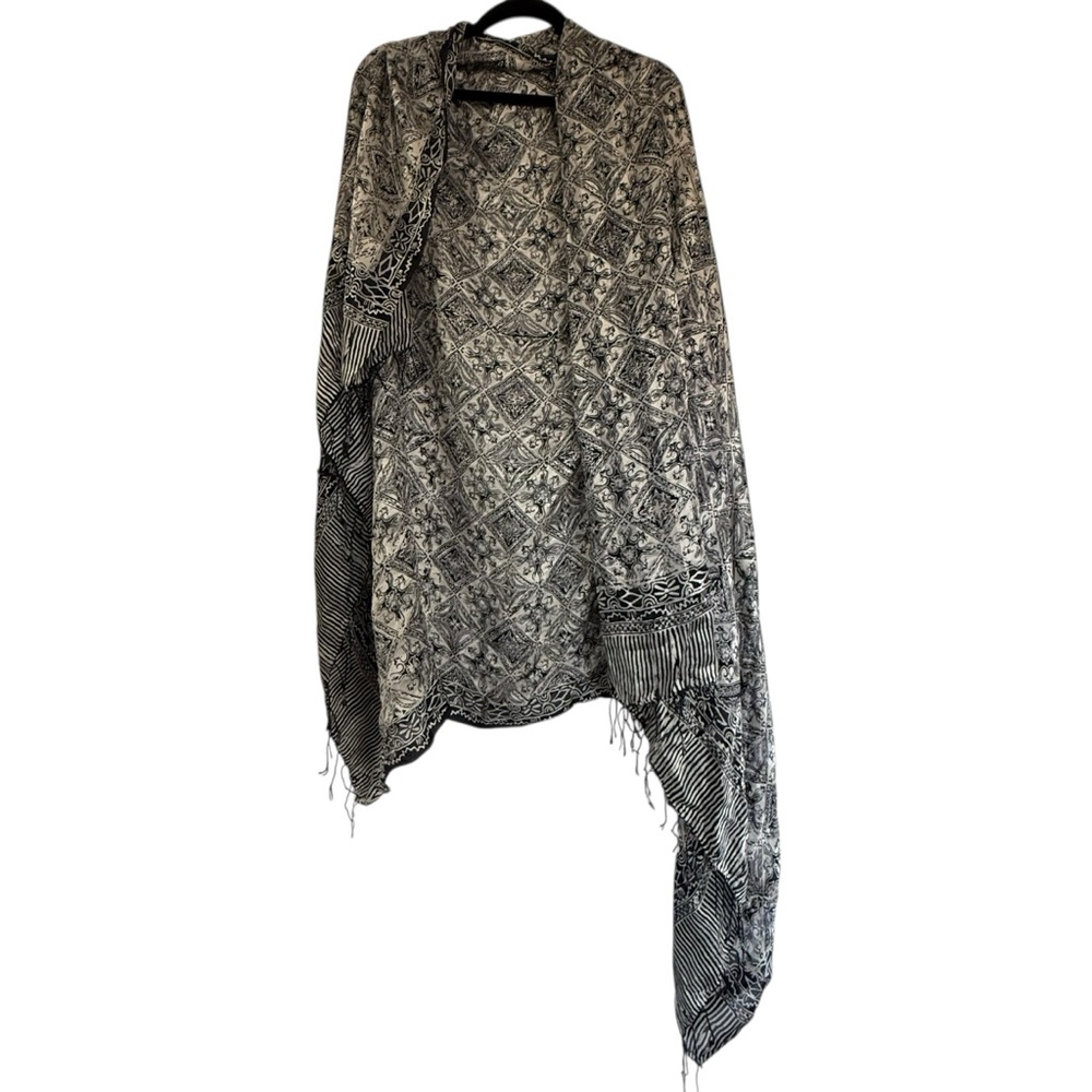 Extra large lightweight silver navy paisley print shawl scarf‎ fringe 43” x 68”